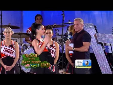 Katy Perry   Walking On Air live 25.10.2013 Good Morning America