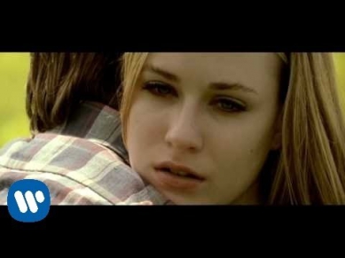 Green Day - Wake Me Up When September Ends [Official Music Video]