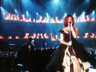 Rihanna, Eminem, Dr Dre, Skylar Grey, Grammys 2011 Live Performance