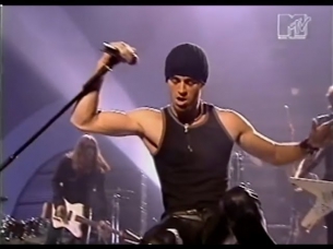 Enrique Iglesias - Love To See You Cry (Live 2002)