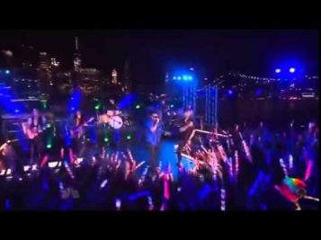 Enrique Iglesias - Bailando (English Version) ft. Sean Paul Live At  Macy's 4th of July Fireworks