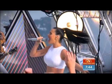 Katy Perry - Roar - Sydney Opera House - Australia 2013