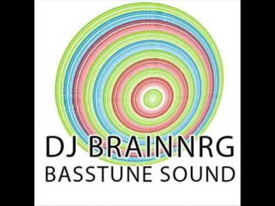 DJ Brainnrg - Hardstyle takes Jumpstyle from behind